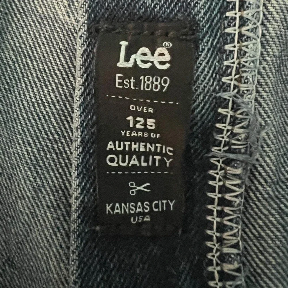 Lee measurements waist